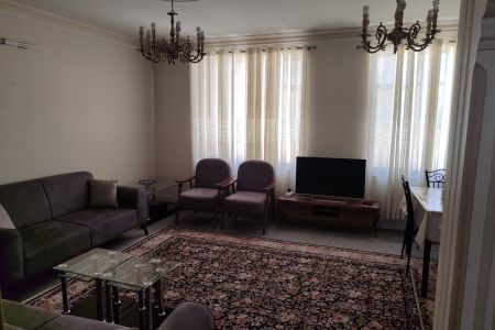 خانه مبله نزدیک اماکن تاریخی در زنجان - ط ۴