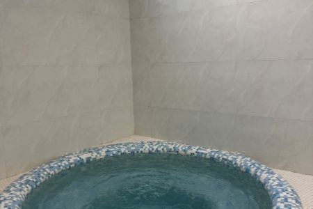 خانه با استخر و جکوزی در خرم آباد - کراجوبکنار