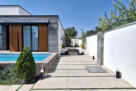 ویلای استخردار در چهارباغ - زکی آباد