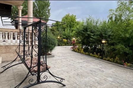 ویلا دوبلکس استخردار در چهارباغ - رمنده