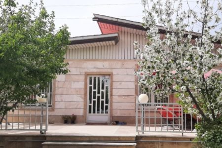ویلا با استخر آبگرم در چهارباغ