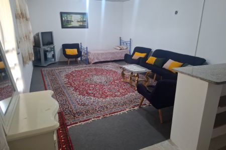 سوئیت حیاط دار در نظرآباد - تنکمان
