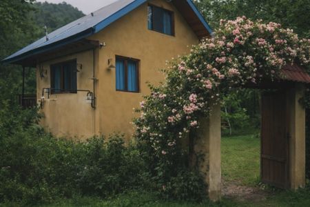 ویلا با معماری سنتی در جنگل های اطاقور