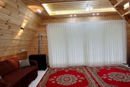 کلبه جنگلی لب رودخانه در جاده اسالم - گیجاو