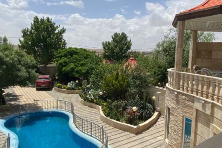 ویلا دوبلکس استخردار در چهارباغ - رمنده