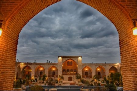 کاروانسرای ۸۰۰ ساله در دلیجان - دو تخته