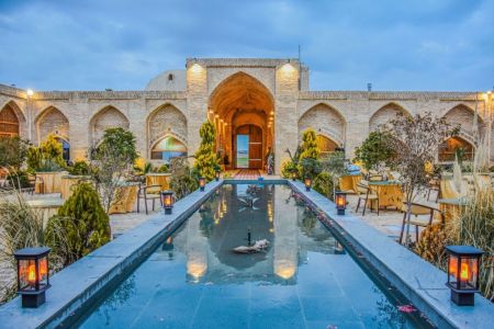 کاروانسرای ۸۰۰ ساله در دلیجان - دو تخته