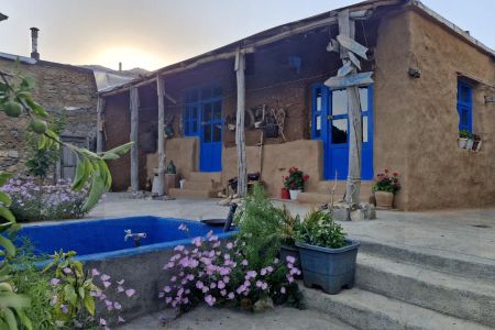 خانه سنتی با معماری کاهگلی در بوئین سفلی