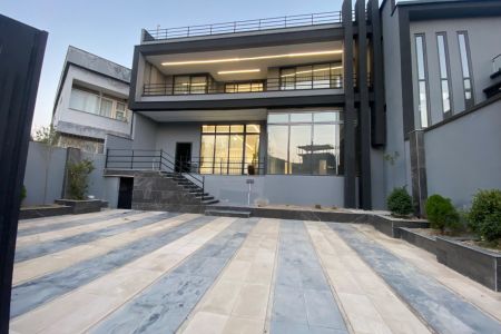 ویلا تریپلکس استخردار در رودهن - خورین