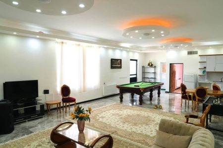 ویلا استخردار در چهارباغ - کهریزک