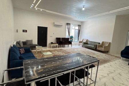 ویلا استخردار در چهارباغ - اغلان تپه