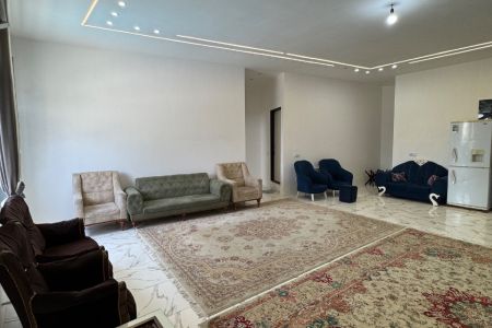 ویلا استخردار در چهارباغ - اغلان تپه