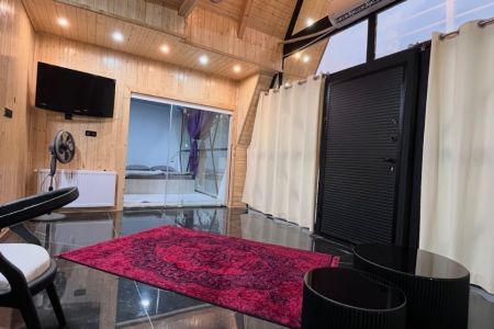 کلبه سوئیسی در نور - ایزخورده