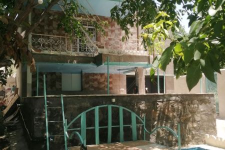 خانه استخردار در تویسرکان - شهرستانه