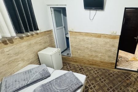 مهمان خانه نزدیک حرم - دو تخته - همکف
