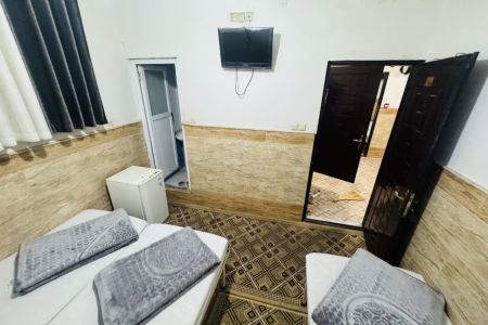 مهمان خانه نزدیک حرم - سه تخته - زیرهمکف