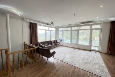 ویلا استخردار در شاندیز - زشک - زیر همکف