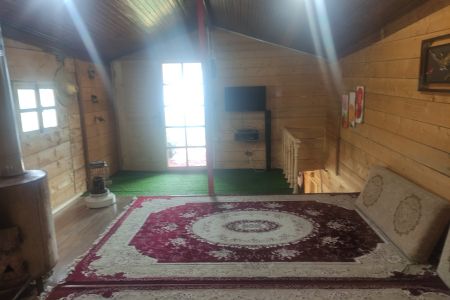 کلبه چوبی در ییلاق نوده رضوانشهر