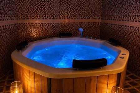 کلبه سوئیسی جکوزی دار در بابلکنار - امیرکلا