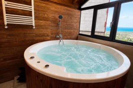 ویلای دوبلکس چوبی با جکوزی در رامسر