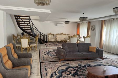 ویلا دوبلکس استخردار در خشت سر محمودآباد
