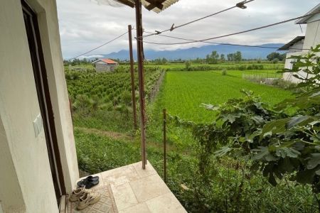 خانه استخردار در بهادرمحله رودسر - همکف