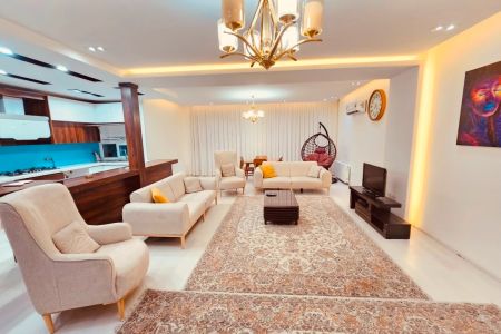 خانه بالکن دار در قصرالدشت شیراز - طبقه ۲