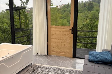 کلبه شیشه ای با وان جکوزی در بابلکنار - درازکلا