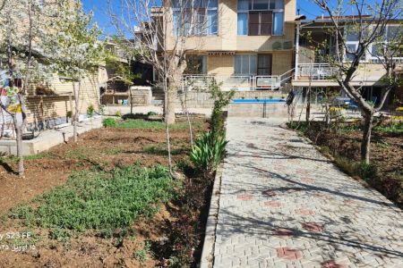 سوئیت حیاط دار در چادگان اصفهان -‌ همکف