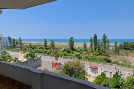 آپارتمان نزدیک ساحل در بندرانزلی - طبقه ۳