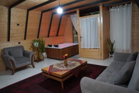 کلبه سوئیسی با وان جکوزی در سوادکوه -درازکلا