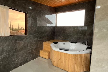 خانه جکوزی دار در چابکسر - طبقه سوم