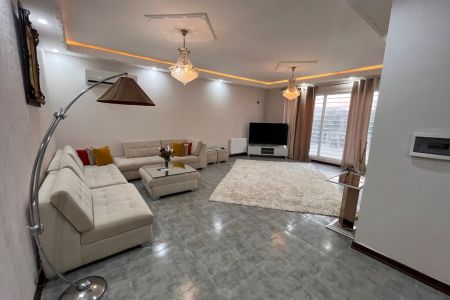 ویلا استخردار در چهار باغ - شهرک زعفرانیه