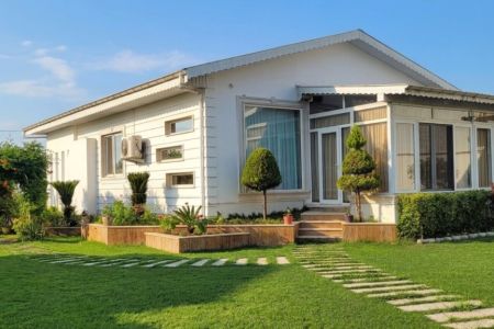 ویلا با حیاط دلباز در بندرانزلی - پیل علی باغ