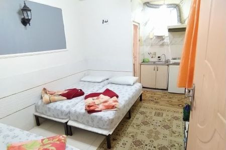 اتاق سه تخته نزدیک حرم در مشهد - زیر همکف