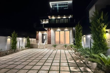 ویلا تریپلکس با تراسی رو به ساحل حاجی‌بکنده