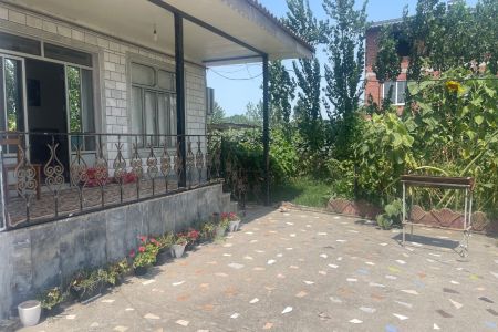 خانه ویلایی نزدیک دریا در تالش - قروق