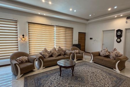 ویلا با استخر روباز و حیاط دلباز در سهیلیه