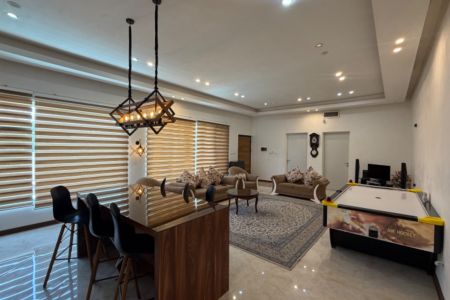 ویلا با استخر روباز و حیاط دلباز در سهیلیه