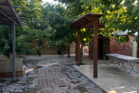 اجاره ویلا  استخردار در شیراز - خانه زنیان