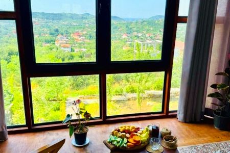 Wooden cabin with jacuzzi in Kebriyakola