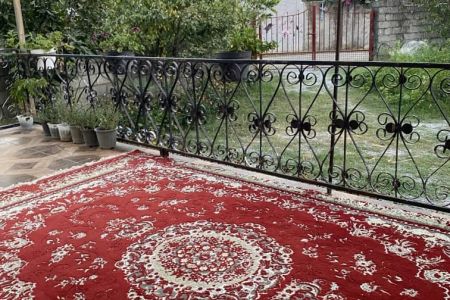 خانه ایوان دار با حیاط سرسبز در اسالم - همکف