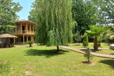 ویلا با معماری چوبی و کاهگلی در فرشکی چوکام