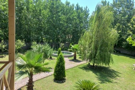 ویلا با معماری چوبی و کاهگلی در فرشکی چوکام