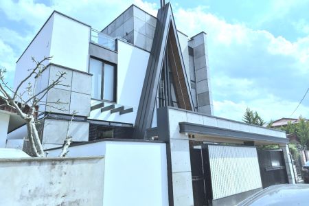 ویلا تریپلکس استخر دار در متل قو - تیلورسر