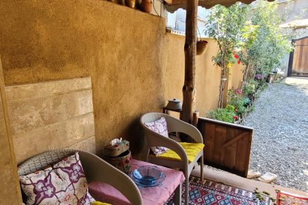 سوئیت با ایوان سنتی در جواهرده رامسر