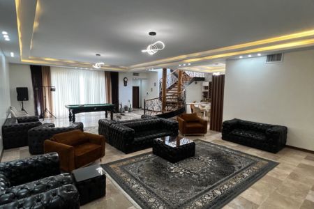 ویلا دوبلکس استخردار در چهارباغ - زعفرانیه