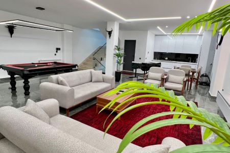 ویلا دوبلکس با استخر و جکوزی نزدیک ساحل