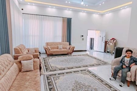 ویلا دوطبقه استخردار در رودهن - خورین