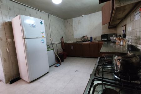 خانه در خیابان طالقانی اصفهان - زیرهمکف